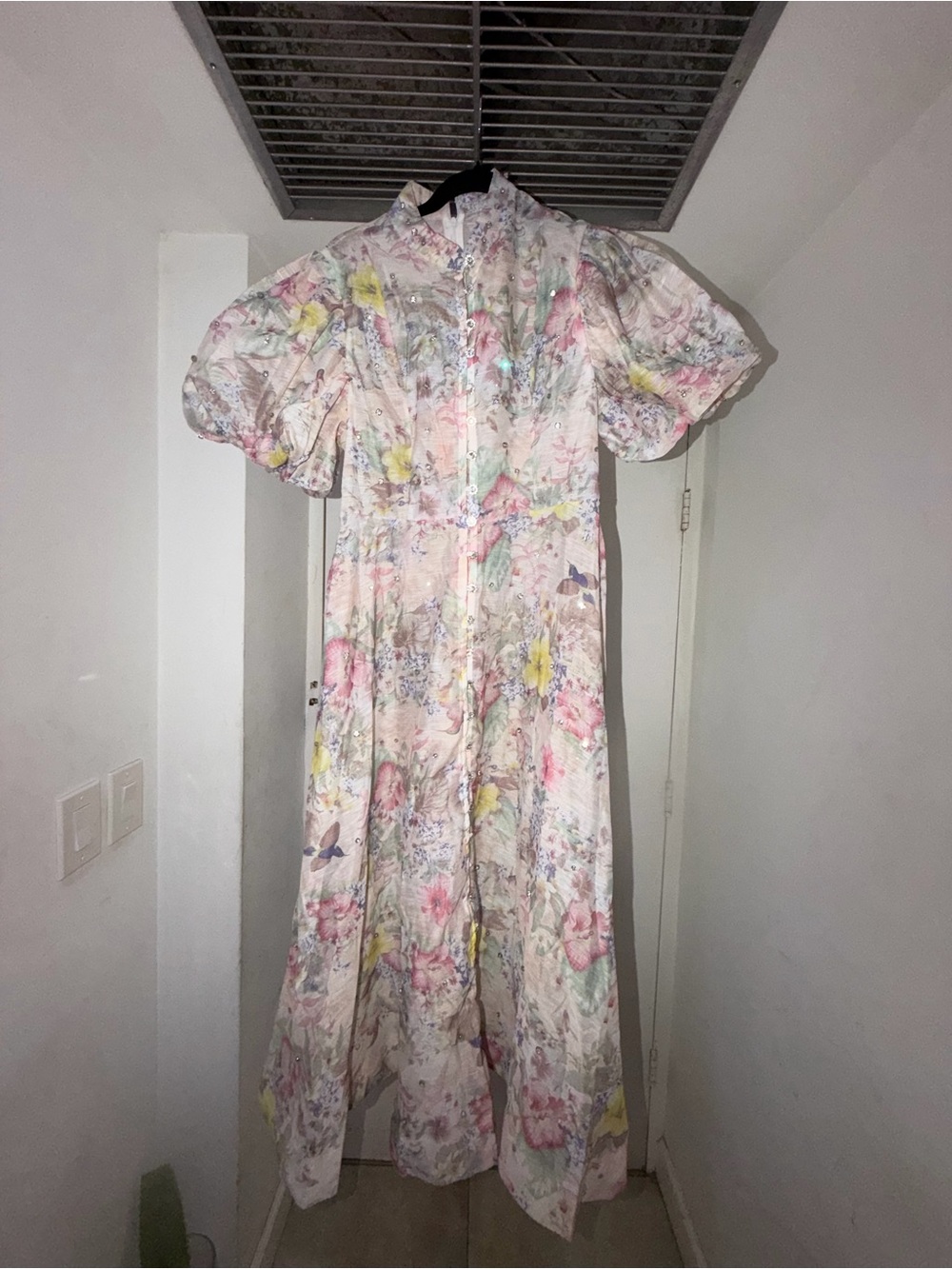 Sunfere Pastel floral Puff-Sleeve Maxi Dress in Light Pink